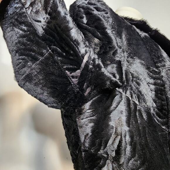 Vtg 90s Y2K Black Fur Leather Patchwork Collared Fuzzy Goth Vampy Jacket Sz M - Picture 7 of 9